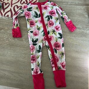 Little sleepies Roses 0-3 zippie